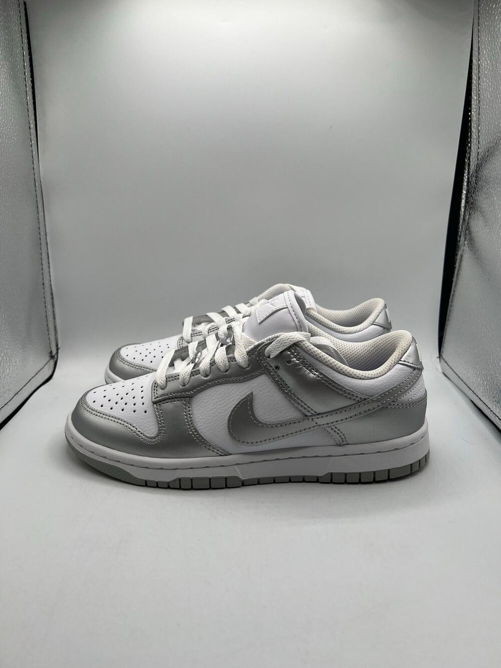 Nike Dunk Low Wmns ‘Metallic Silver’ size 6.5w